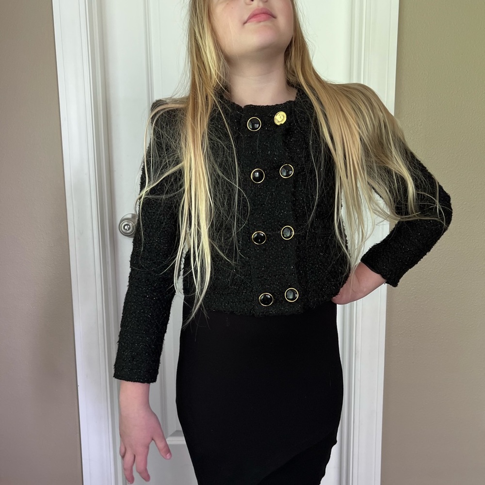 Beautiful crop top Forever 21 black blazer for small girl. Size7-8years old